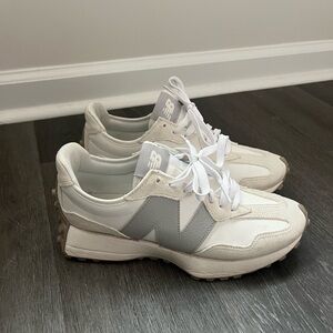 New Balance 327 Sneakers